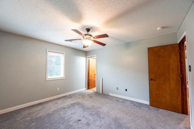 2301 WINCHESTER DR, Columbia, MO 65202