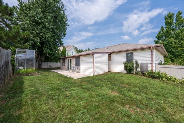 2301 WINCHESTER DR, Columbia, MO 65202