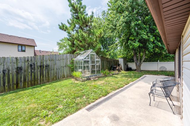 2301 WINCHESTER DR, Columbia, MO 65202
