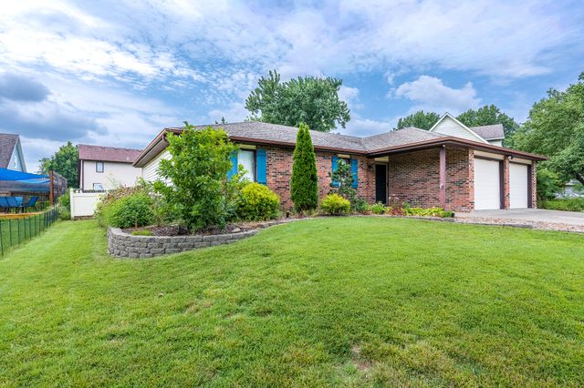 2301 WINCHESTER DR, Columbia, MO 65202
