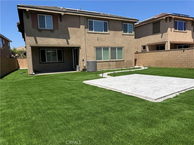 8011 Sea Salt Avenue, Fontana, CA 92336