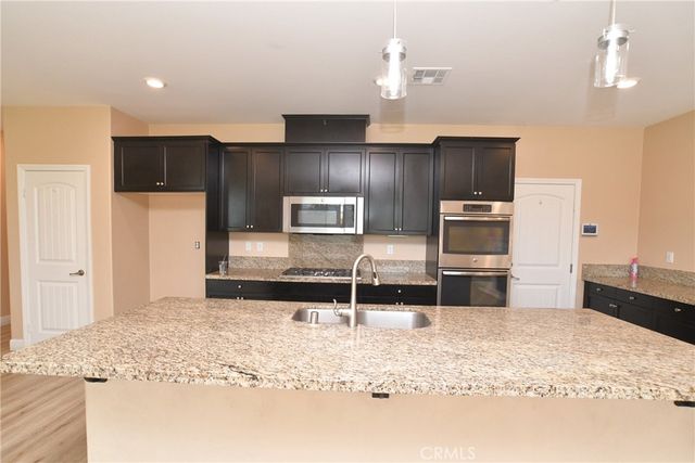 8011 Sea Salt Avenue, Fontana, CA 92336
