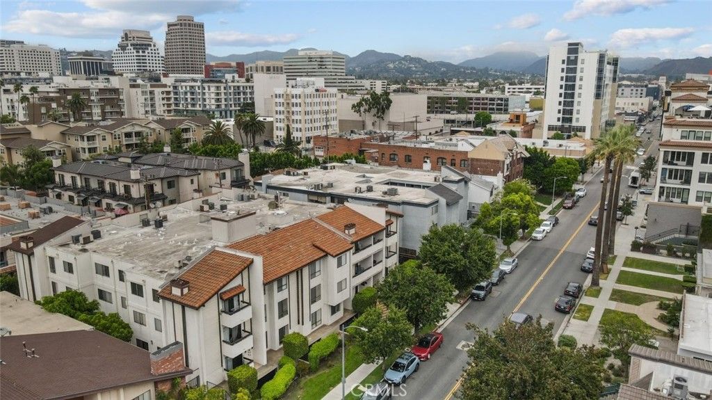 339 W Wilson 305, Glendale, CA 91203 — photo 2