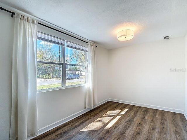 3907 W ROGERS AVENUE, Tampa, FL 33611