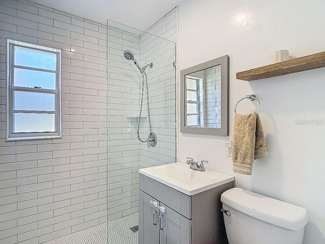 3907 W ROGERS AVENUE, Tampa, FL 33611