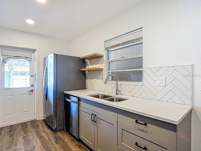 3907 W ROGERS AVENUE, Tampa, FL 33611