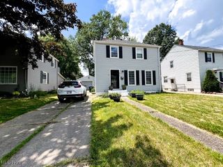 2736 Maplewood Street, Cuyahoga Falls, OH 44221