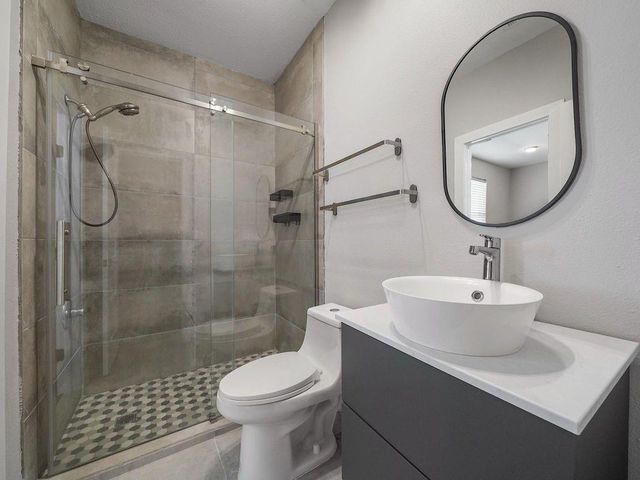 3006 Chenevert Street, Houston, TX 77004