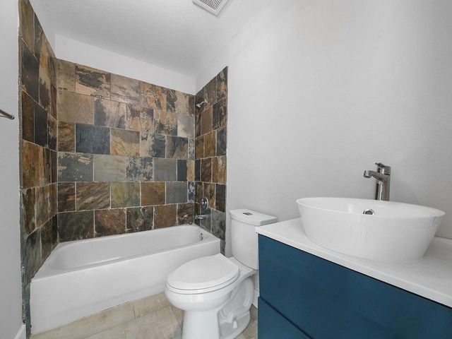 3006 Chenevert Street, Houston, TX 77004