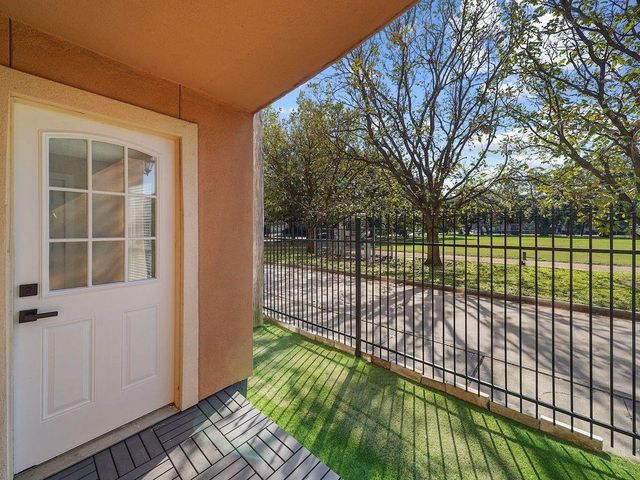 3006 Chenevert Street, Houston, TX 77004