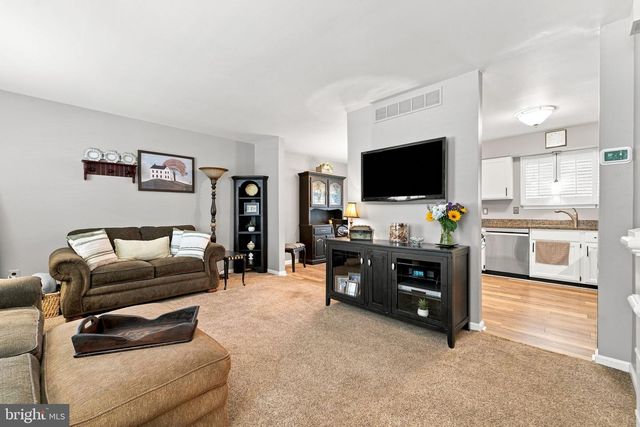 41 WINFIELD RD, Sicklerville, NJ 08081
