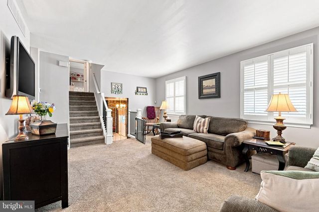 41 WINFIELD RD, Sicklerville, NJ 08081