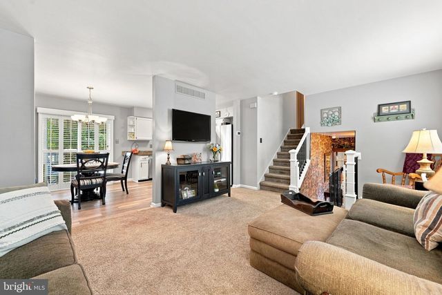 41 WINFIELD RD, Sicklerville, NJ 08081