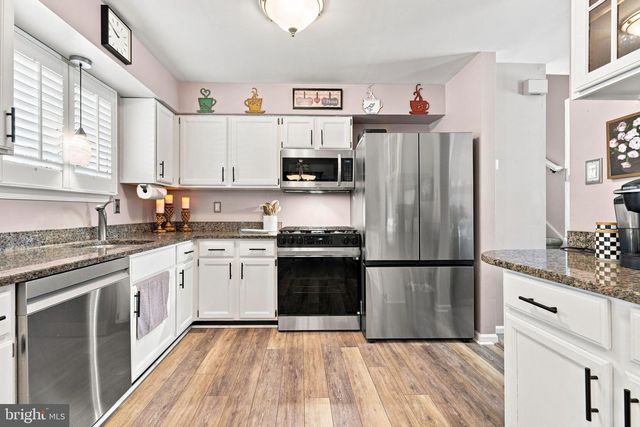 41 WINFIELD RD, Sicklerville, NJ 08081