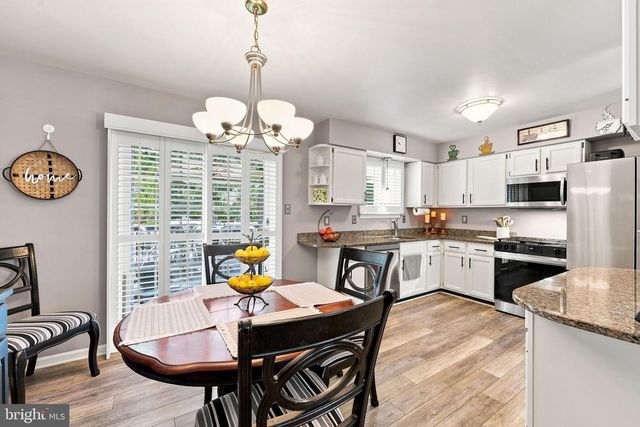 41 WINFIELD RD, Sicklerville, NJ 08081