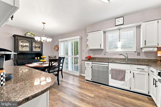 41 WINFIELD RD, Sicklerville, NJ 08081