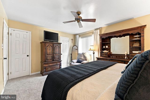 41 WINFIELD RD, Sicklerville, NJ 08081