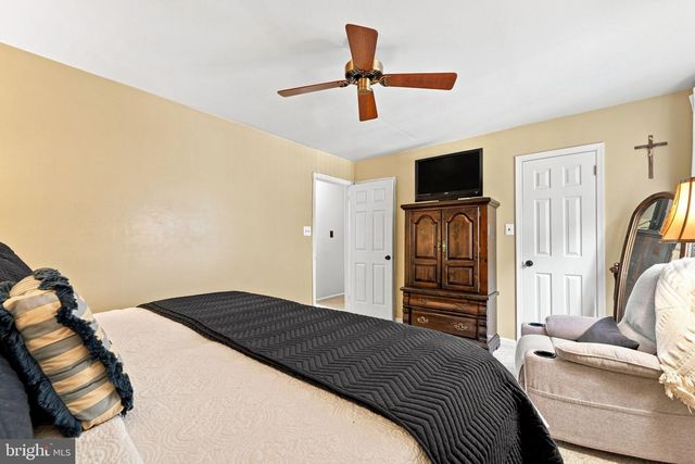 41 WINFIELD RD, Sicklerville, NJ 08081