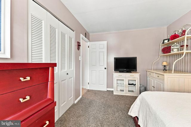 41 WINFIELD RD, Sicklerville, NJ 08081