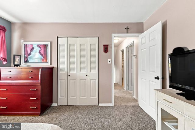 41 WINFIELD RD, Sicklerville, NJ 08081
