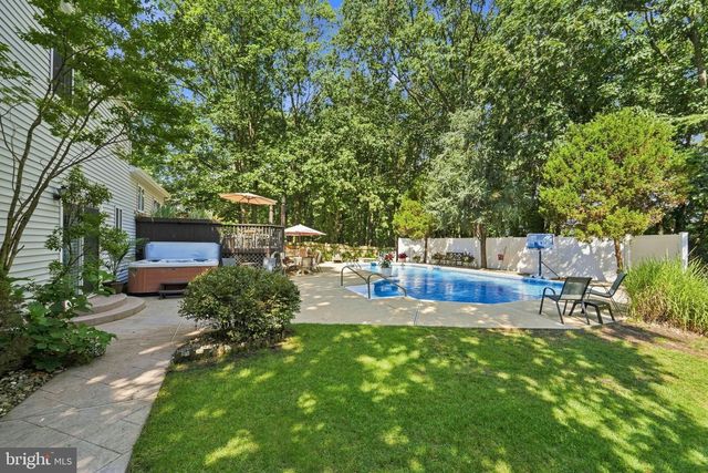 41 WINFIELD RD, Sicklerville, NJ 08081