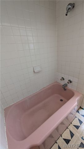 37 Manchester Place Lower, Buffalo, NY 14213