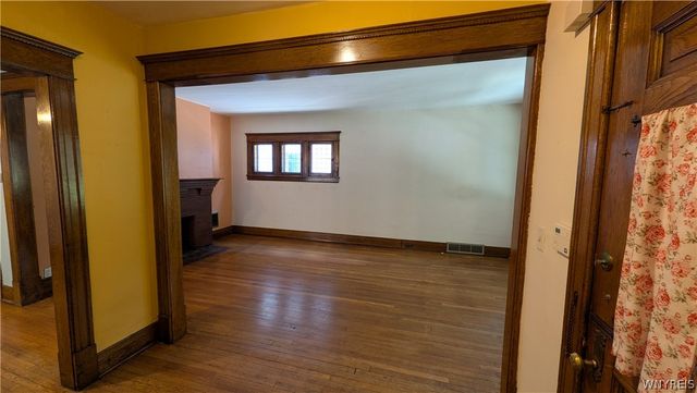 37 Manchester Place Lower, Buffalo, NY 14213