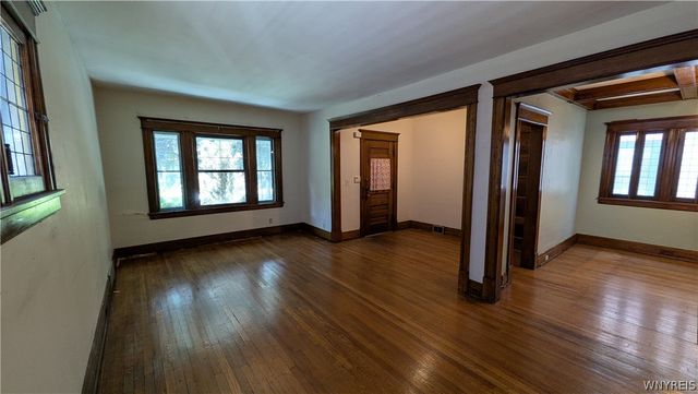 37 Manchester Place Lower, Buffalo, NY 14213