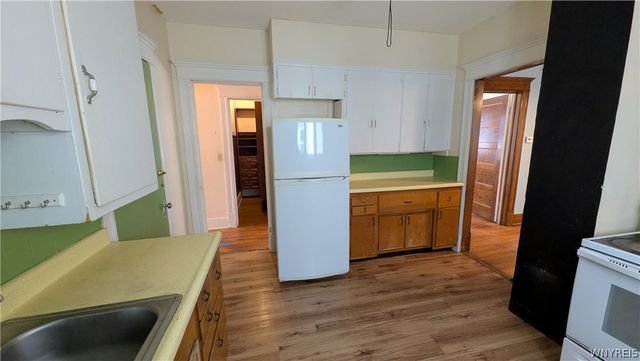 37 Manchester Place Lower, Buffalo, NY 14213