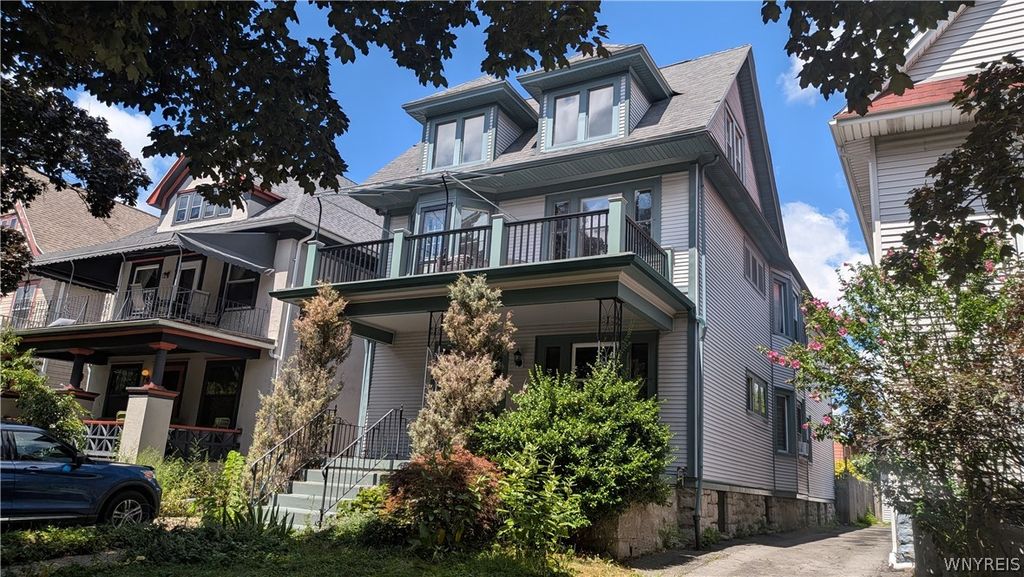 37 Manchester Place Lower, Buffalo, NY 14213