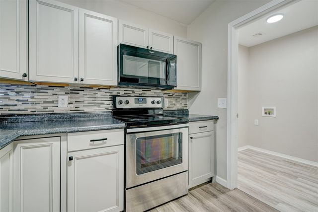10425 Aberdeen Drive, Yukon, OK 73099