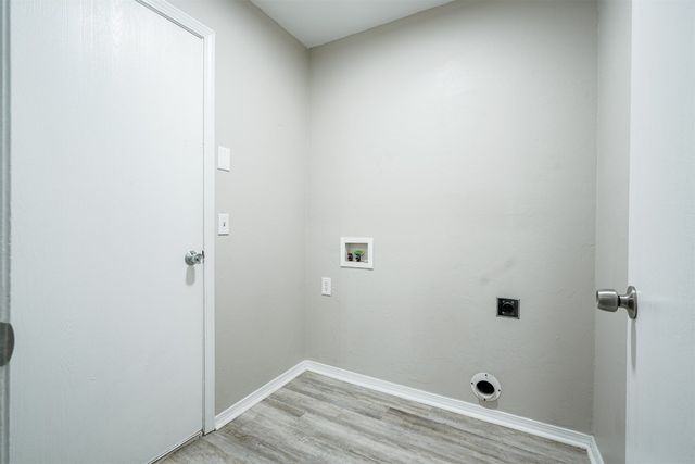 10425 Aberdeen Drive, Yukon, OK 73099