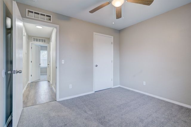 10425 Aberdeen Drive, Yukon, OK 73099