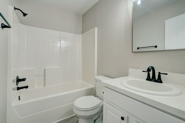 10425 Aberdeen Drive, Yukon, OK 73099