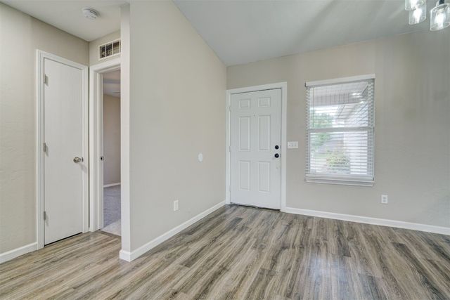 10425 Aberdeen Drive, Yukon, OK 73099