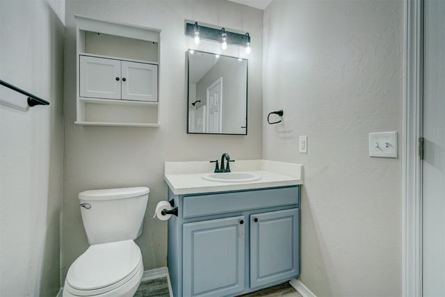 10425 Aberdeen Drive, Yukon, OK 73099