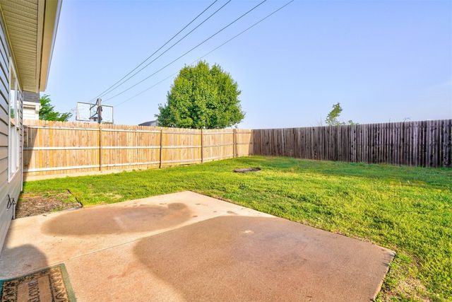 10425 Aberdeen Drive, Yukon, OK 73099