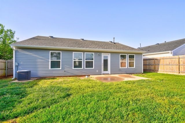 10425 Aberdeen Drive, Yukon, OK 73099