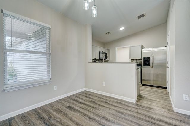 10425 Aberdeen Drive, Yukon, OK 73099