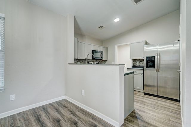 10425 Aberdeen Drive, Yukon, OK 73099
