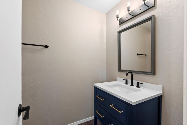 2404 Paisano Street NE, Albuquerque, NM 87112
