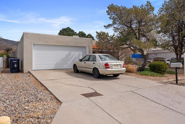 2404 Paisano Street NE, Albuquerque, NM 87112