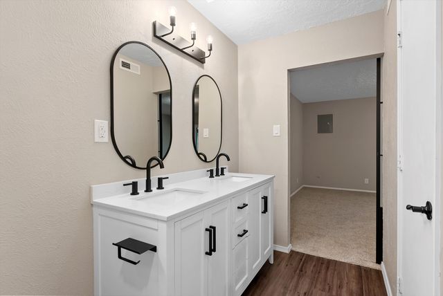 2404 Paisano Street NE, Albuquerque, NM 87112