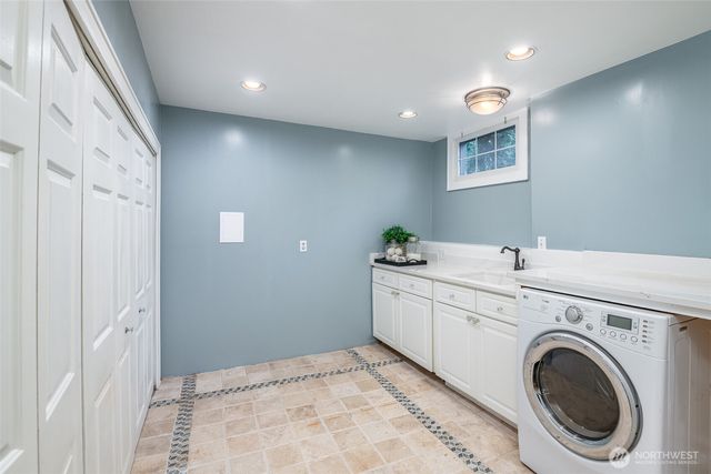 3025 Maringo Road SE, Olympia, WA 98501
