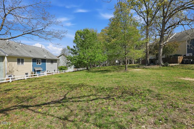 1047 Mica Lamp Court, Apex, NC 27502