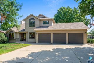4704 S Pasque Cir, Sioux Falls, SD 57105