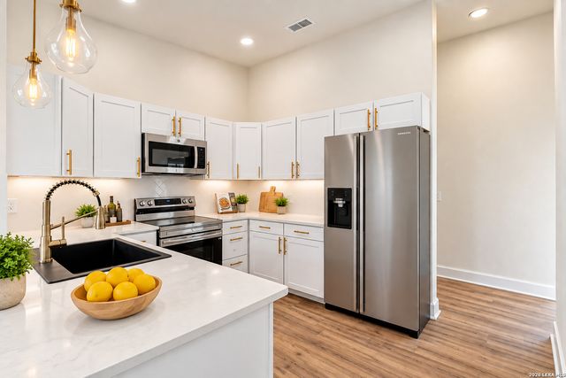 4479 Hay Market, San Antonio, TX 78217