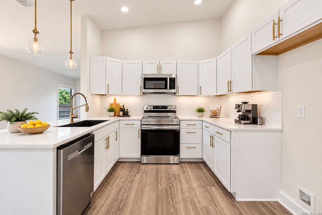 4479 Hay Market, San Antonio, TX 78217
