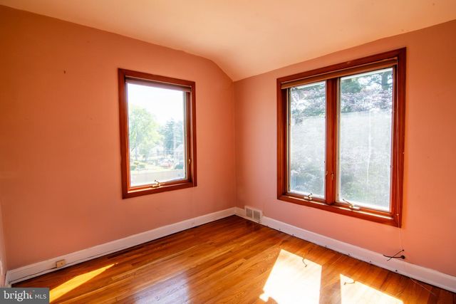 5004 FAIRWAY RD, Drexel Hill, PA 19026