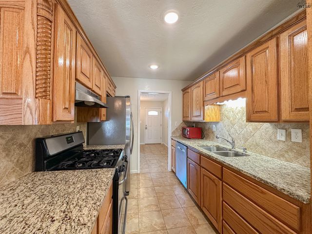 4213 CANBERRA DRIVE, Wichita Falls, TX 76308